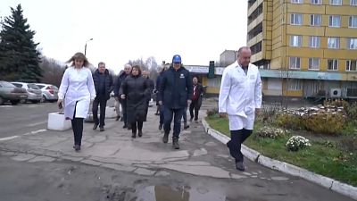 El director para Europa de la OMS, Hans Kluge comprobó las carencias del Hospital Central de Dnipró 