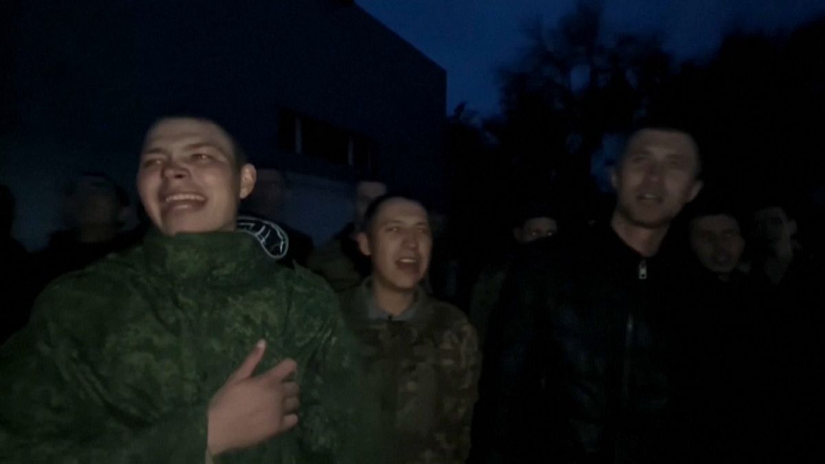 Immagini diffuse da Mosca su soldati russi di ritorno dal fronte