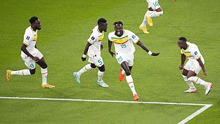 Οι διεθνείς της Σενεγάλης πανηγυρίζουν το 0-2