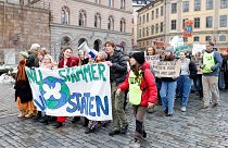 نشطاء مناخيون يتظاهرون في العاصمة السويدية ستوكهولم الجمعة 25 نوفمبر