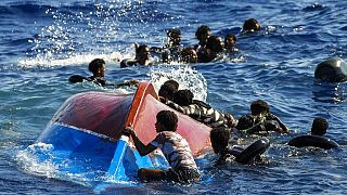 Chavirement d'un bateau de migrants