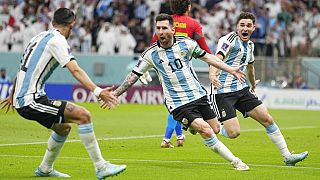 Messi és az argentinok gólöröme
