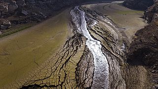 Der fast ausgetrocknete Fluss Ter in Katalonien in Spanien