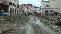 Labores de rescate en Ischia tras la catástrofe