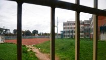 Σε πολλές γαλλικές φυλακές η πληρότητα ξεπερνά το 100%
