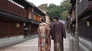 Del jardín de Kenrokuen y la fabricación de pan de oro en Kanazawa a degustar sushi en Toyama