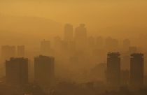 مدينة لاهور الباكستانية الأكثر تلوثاً في العالم بحسب موقع "أي كيو إير" المتخصص في قياس جودة الهواء في العالم 