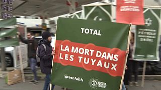 Manifestation à Paris contre le mégaprojet Total en Afrique de l'Est