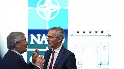 El secretario general de la OTAN, Jens Stoltenberg, junto al ministro de Exteriores italiano.
