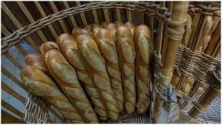 خبز الباغيت الفرنسي الشهير