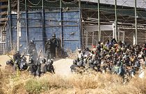Migrantes em Melilla, a 24 de junho de 2022
