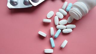 Les Français peuvent toujours trouver de l'amoxicilline et du paracétamol, en dépit des tensions croissantes sur ces médicaments affirme le gouvernement français.