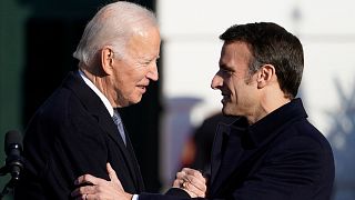 ABD Başkanı Joe Biden, Fransa Cumhurbaşkanı Emmanuel Macron'u Beyaz Saray'da düzenlenen resmi tören ile karşıladı