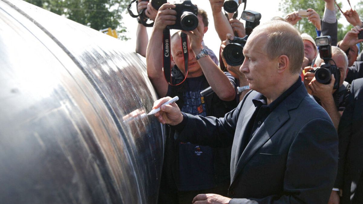 Vlagyimir Putyin 2009-ben vezetéket avat (illusztráció)