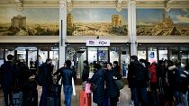 Лионский вокзал Парижа во время забастовки контролёров билетов SNCF, 2 декабря 2022 года.