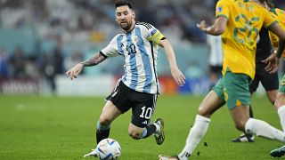 مونديال قطر: الأرجنتيني ليونيل ميسي يستحوذ على الكرة. 2022/11/03