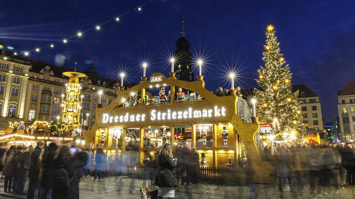 Штрицельмаркт - неотъемлемая часть рождественского настроения в Дрездне.