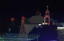 Kigyúltak a betlehemi karácsonyfa fényei