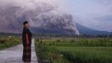 Endonezya: Semeru Yanardağı lav püskürttü, alarm seviyesi en üst düzeye yükseltildi