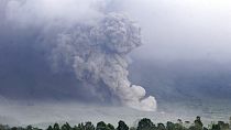 Le Mont Semeru lors d'une éruption ce dimanche 4 décembre 2022.