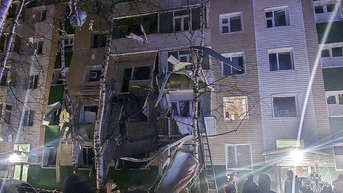 Взрыв в жилой пятиэтажке в Нижневартовске.