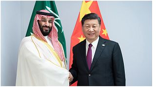 ولي العهد السعودي محمد بن سلمان والزعيم الصيني شي جين بينغ