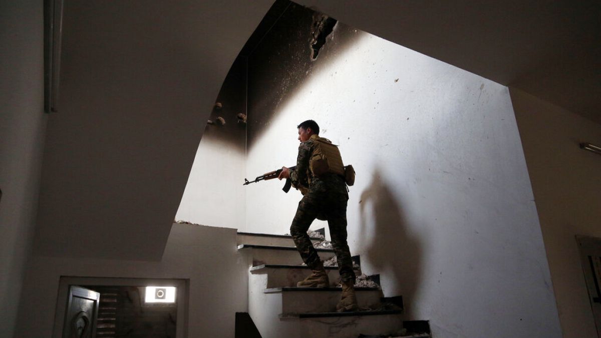 Armi a Baghdad., uno dei tanti (troppi) luoghi pieni di armi.