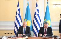  O υπουργός Εξωτερικών Νίκος Δένδιας με τον αναπληρωτή πρωθυπουργό και υπουργό Εξωτερικών του Καζακστάν Mukhtar Tileuberdi υπογράφουν Μνημόνιο Συναντίληψης