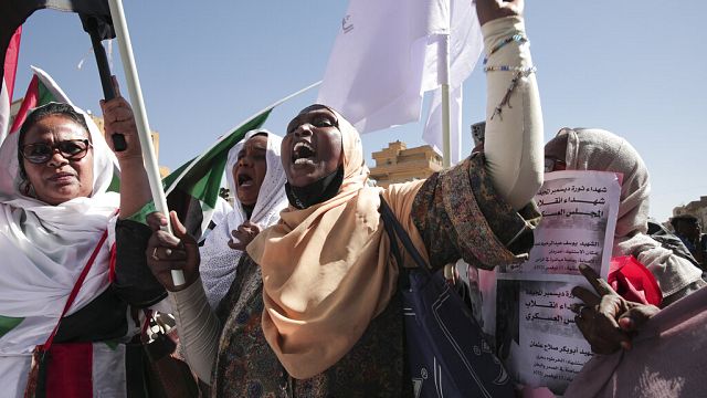 Soudan : civils et militaires signent un accord de sortie crise