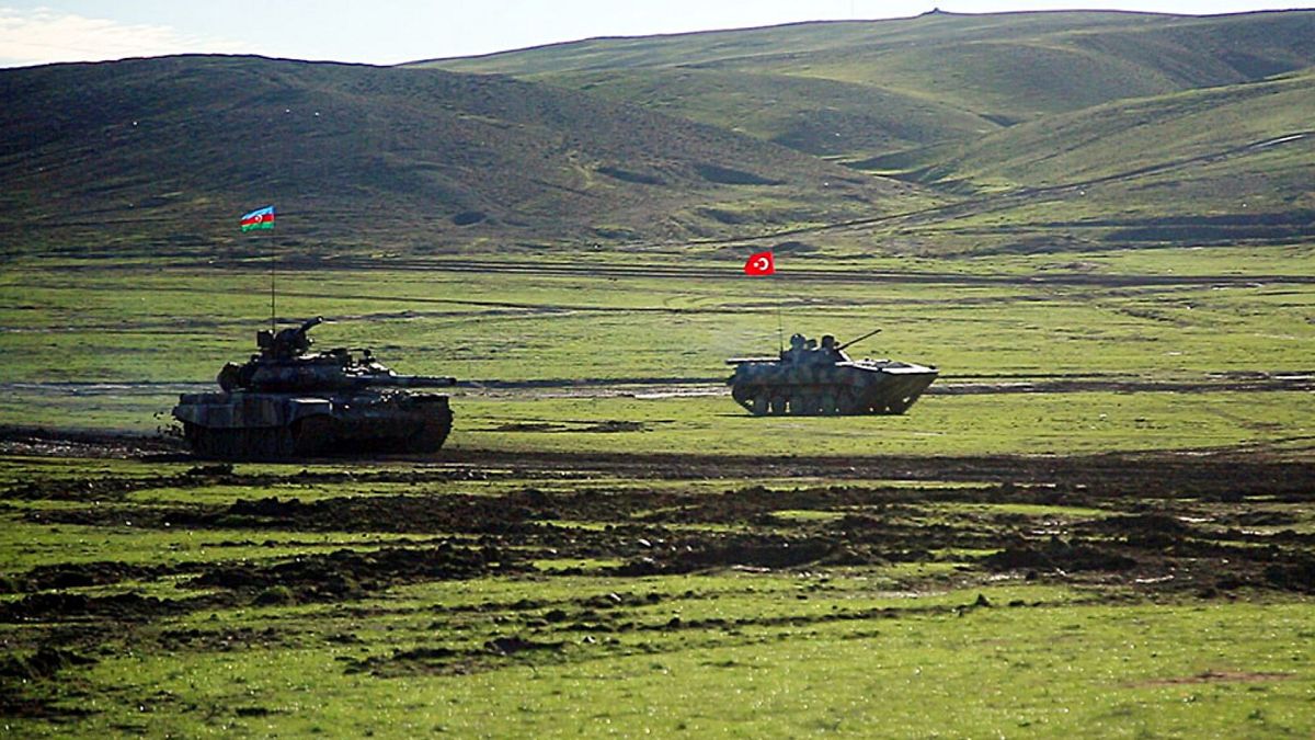 آغاز مانور نطامی مشترک بین نیروهای ترکیه و آذربایجان در پنجم دسامبر ۲۰۲۲. 