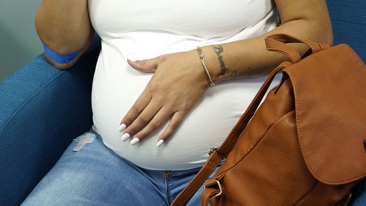 Жените, които сами прекратяват бременността си, не трябва да бъдат
