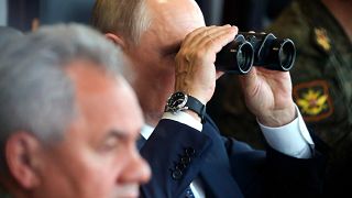 Rusya Devlet Başkanı Putin, askeri tatbikatı izliyor