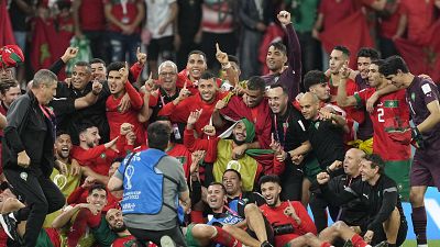 Überglückliches Gruppenfoto der Marokkaner