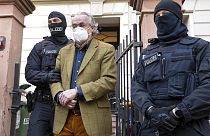 الشرطة الألمانية تعتقل الأمير هاينريش رويس، أحد قادة الجماعة اليمينية المتطرفة "مواطنو الرايخ" في كانون الأول / ديسمبر 2022 ـ أرشيف