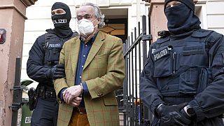 الشرطة الألمانية تعتقل الأمير هاينريش رويس، أحد قادة الجماعة اليمينية المتطرفة "مواطنو الرايخ" في كانون الأول / ديسمبر 2022 ـ أرشيف