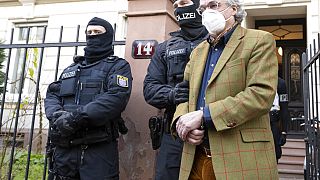 Heinrich XIII. Prinz Reuß während seiner Festnahme in Frankfurt am Main, 07.12.2022