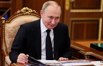الرئيس الروسي فلاديمير بوتين يتحدث خلال اجتماع في الكرملين في موسكو ، روسيا ، الثلاثاء ، 6 ديسمبر ، 2022.