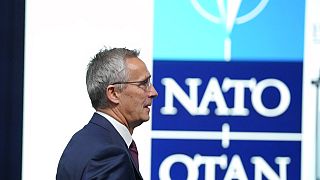 الأمين العام لحلف الناتو، ينس ستولتنبرغ، يحضر اليوم الثاني لاجتماع وزراء خارجية الناتو، في بوخارست، رومانيا، الأربعاء 30 نوفمبر 