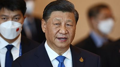 الرئيس الصيني شي جيتغ بين