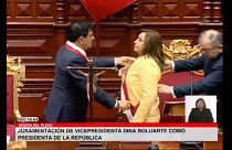 La hasta este miércoles vicepresidenta Dina Boluarte juró su cargo como presidenta de Perú
