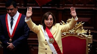 دینا بولارته به عنوان نخستین رئیس جمهوری زن پرو سوگند یاد کرد