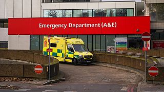 Ασθενοφόρο έξω από νοσοκομείο στο Λονδίνο