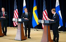 Le secrétaire d'État Antony Blinken, le ministre finlandais des Affaires étrangères Pekka Haavisto et le ministre suédois des Affaires étrangères Tobias Billstrom - 8/12/2022
