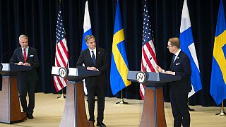 Finlandiya Dışişleri Bakanı Pekka Haavisto (solda), ABD Dışişleri Bakanı Blinken (ortada), İsveç Dışişleri Bakanı Tobias Billström (sağda)