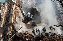 خسارات وارد شده به یک ساختمان در پایتخت اوکراین توسط یک پهپاد انتحاری در تاریخ ۱۷ اکتبر ۲۰۲۲.