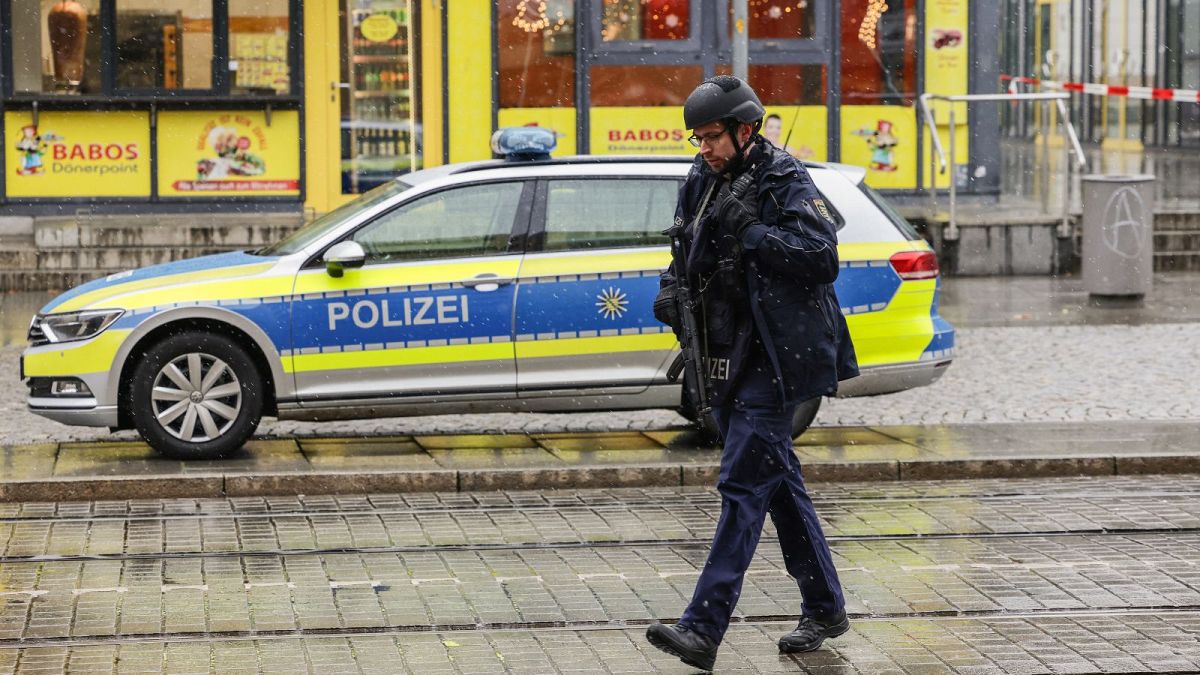 پلیس آلمان هنگام مداخله پس از یک گروگانگیری در درسدن