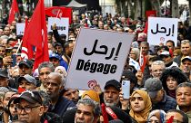 محتجون تونسيون يطالبون الرئيس قيس سعيد بالرحيل 10/12/2022