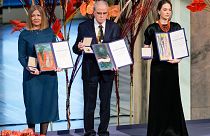 برندگان جایزه صلح نوبل ۲۰۲۲ طی مراسمی در اسلو جوایز خود را دریافت کردند