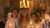 مجتزأ من فيديو الحفل الموسيقي في السويد بمناسبة عيد القديسة لوسيا