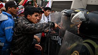 مظاهرات عنيفة في بيرو